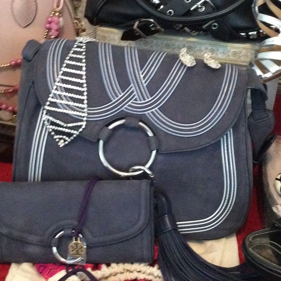 Purses - Picture 5 of 14